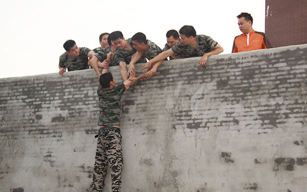 立式注塑機生產廠家 立式注塑機生產廠家