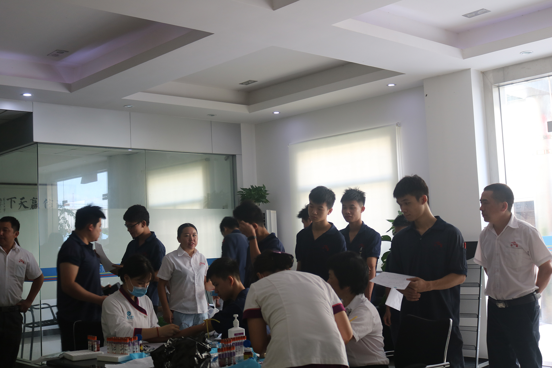 小型注塑機生產(chǎn)廠家